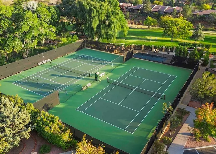 Private With Pool, Golf, Pickleball Apartment