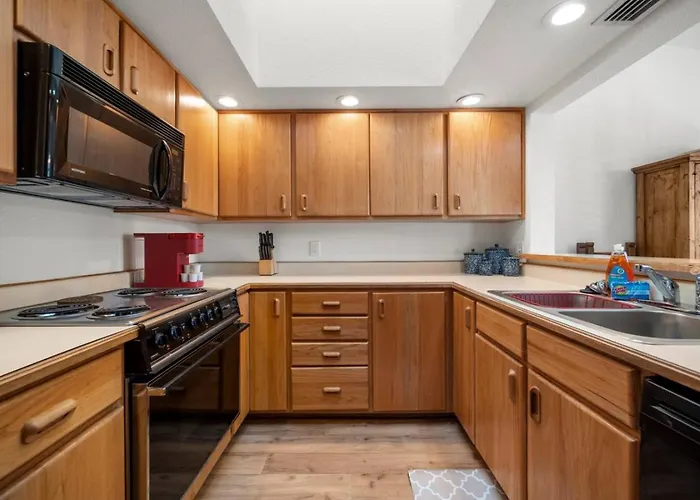 Private With Pool, Golf, Pickleball