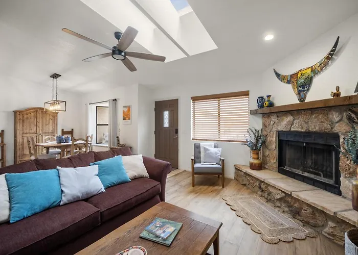 Private With Pool, Golf, Pickleball *