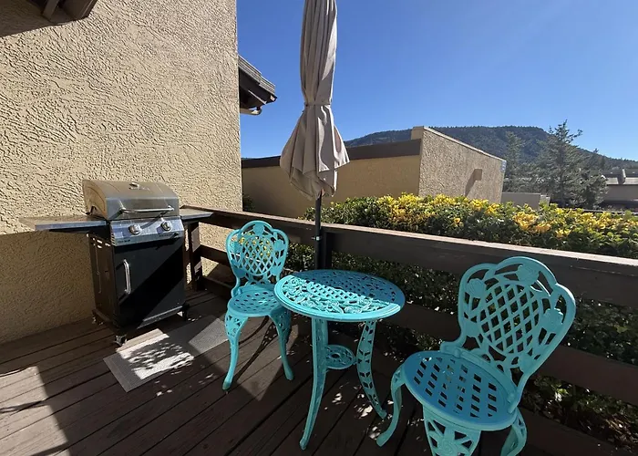 Private With Pool, Golf, Pickleball *